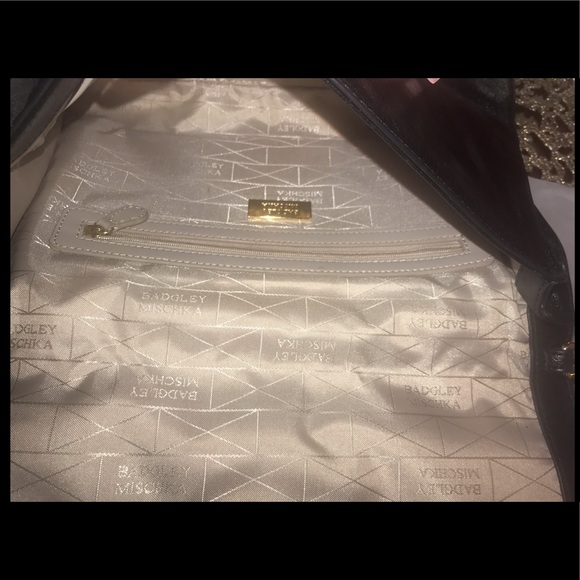 Badgley Mischka leather purse w/gold chain strap - Picture 7 of 8